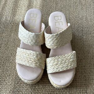 Raffia wedge/heel sandal by Matisse size 8. Worn once. Nonsmoking home.